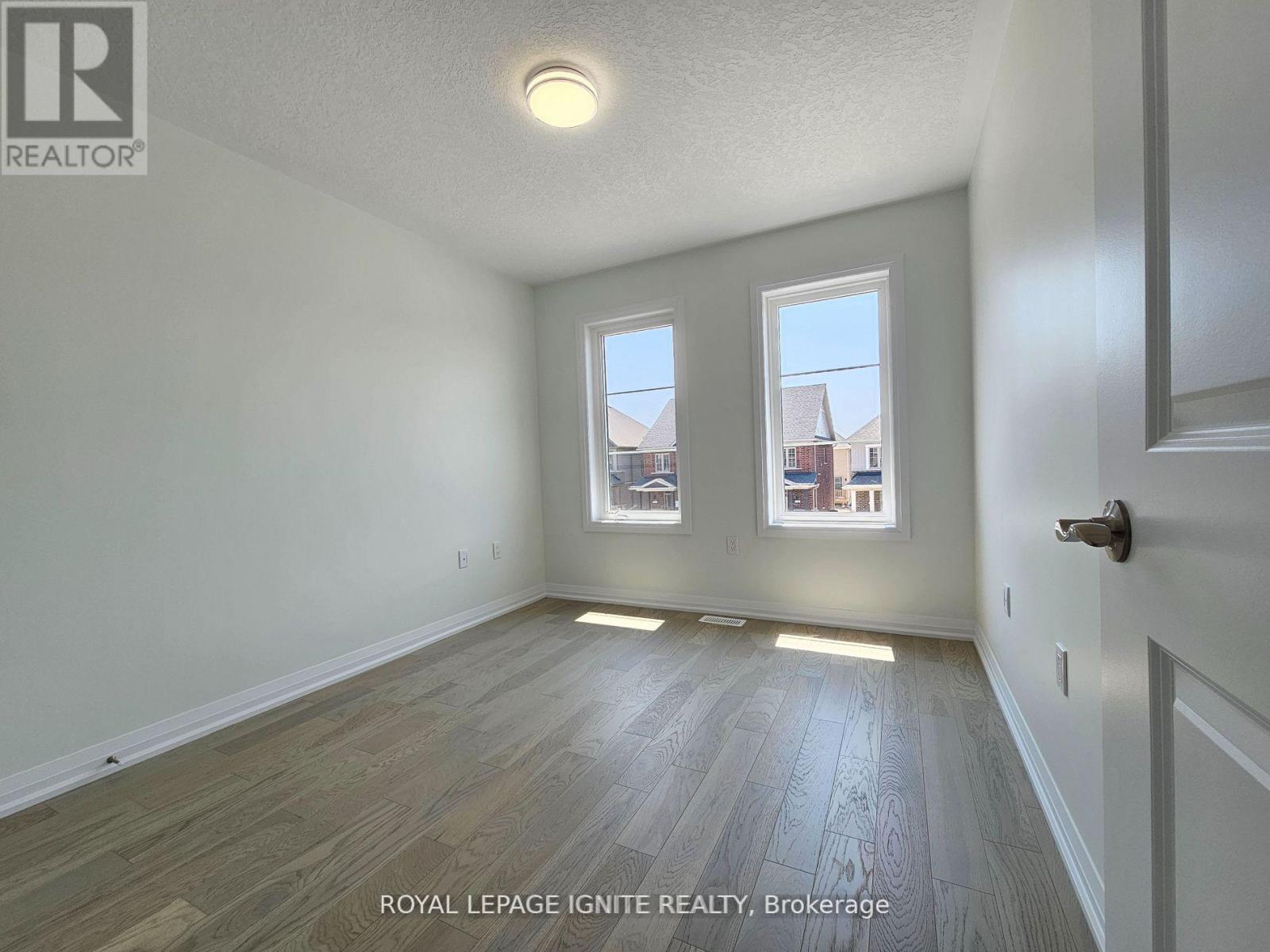 61 Copperhill Heights, Barrie, Ontario  L9J 0K6 - Photo 12 - S12537550