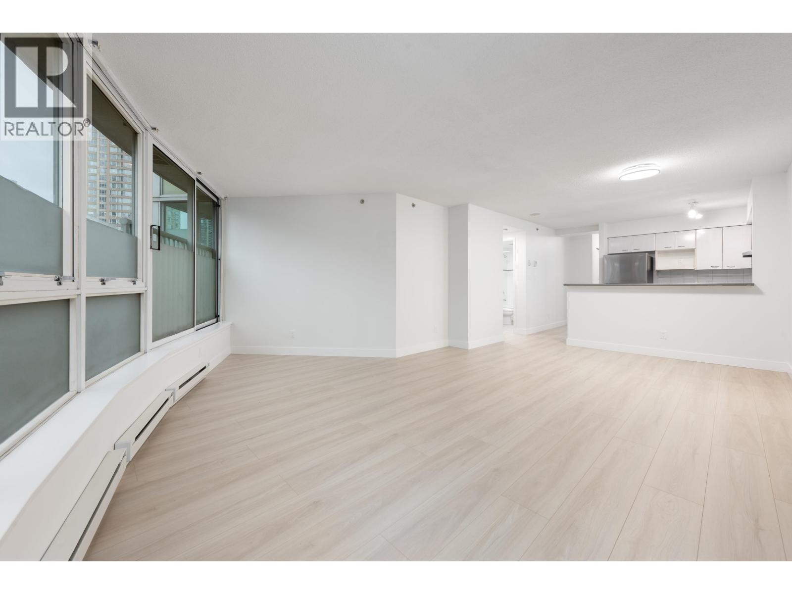 608 6088 Willingdon Avenue, Burnaby, British Columbia  V5H 4V2 - Photo 2 - R3069951