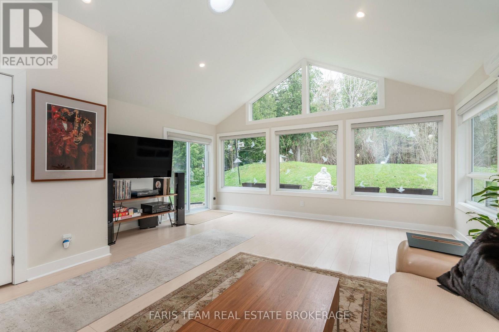 83 King Road, Tay, Ontario L0K 2C0 - Photo 12 - S12572592