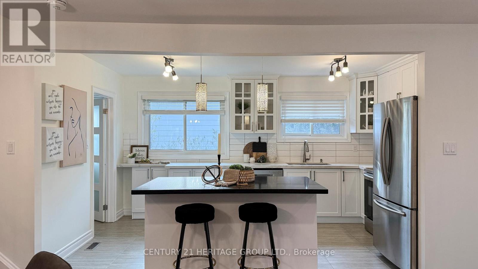 194 Sewell Drive, Oakville, Ontario  L6H 1E4 - Photo 9 - W12575850