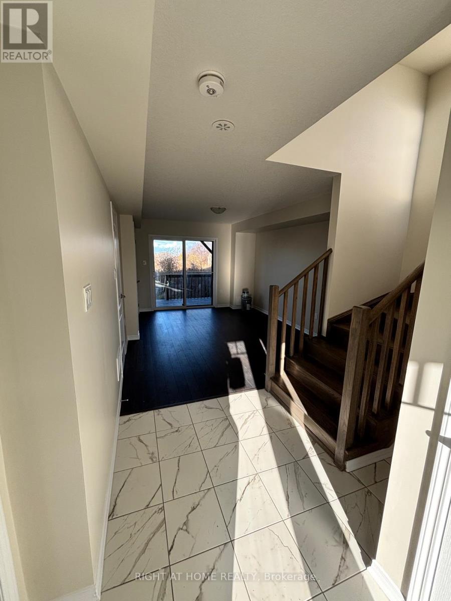 35 Utter Place, Hamilton, Ontario  L8J 0H7 - Photo 11 - X12575772