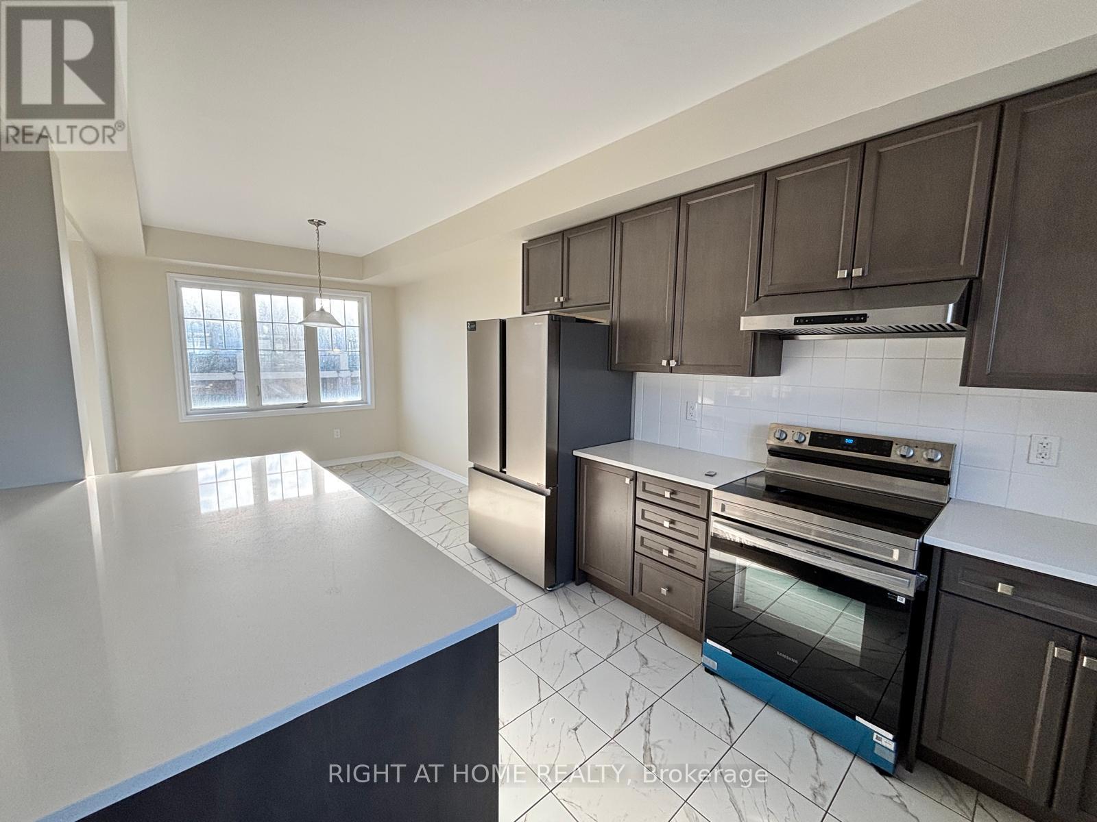 35 Utter Place, Hamilton, Ontario  L8J 0H7 - Photo 2 - X12575772