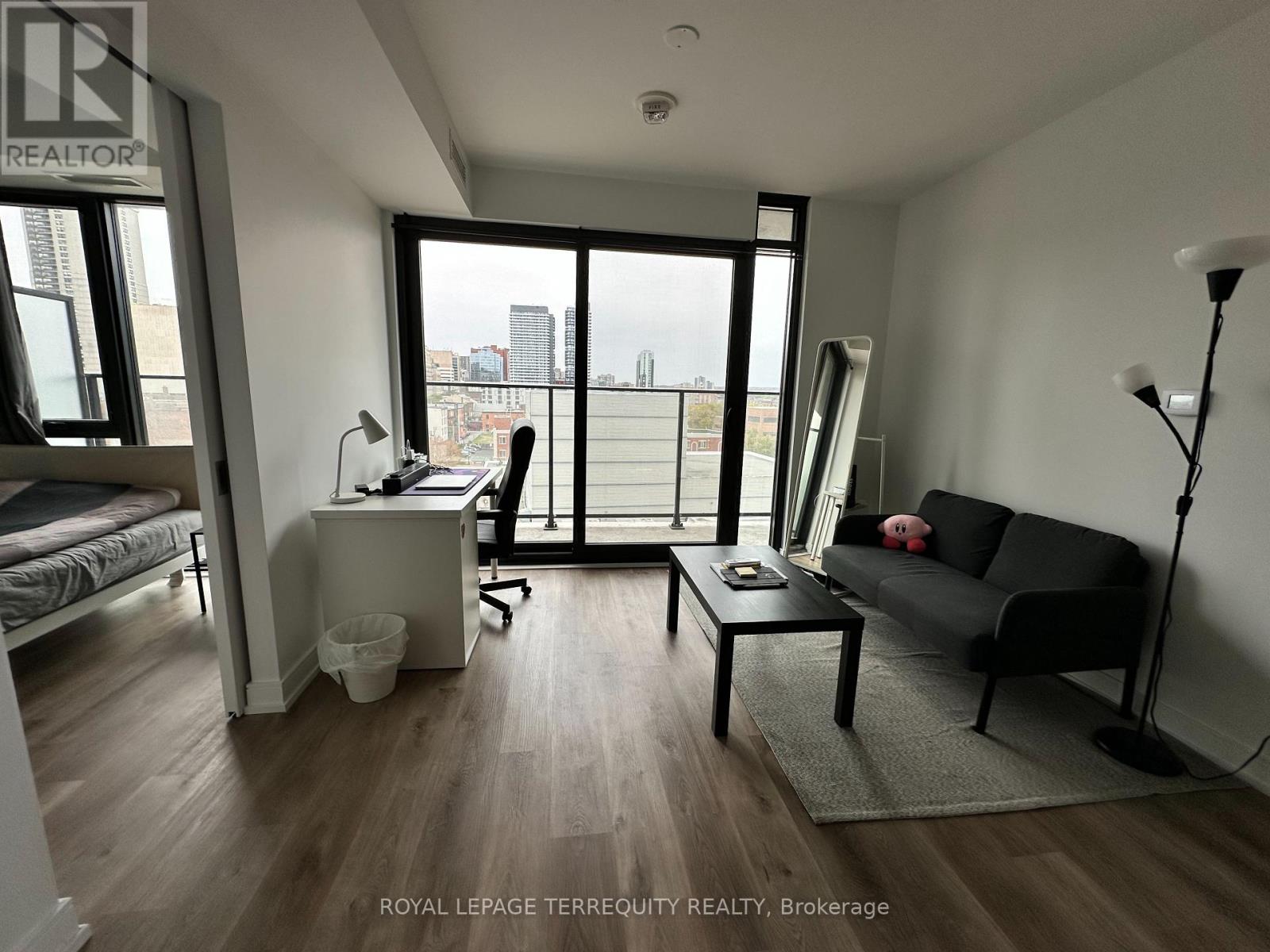 812 - 1 Jarvis Street, Hamilton, Ontario  L8R 3J2 - Photo 4 - X12575812