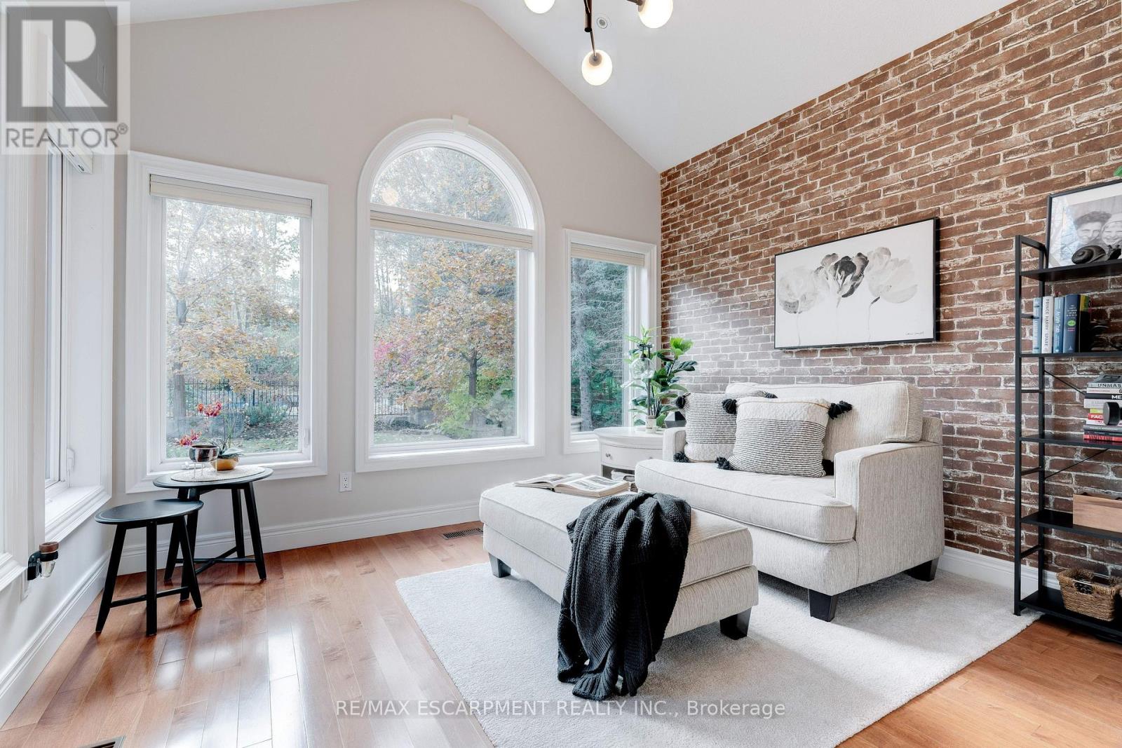 37 Appaloosa Trail, Hamilton, Ontario  L0R 1H3 - Photo 12 - X12575826