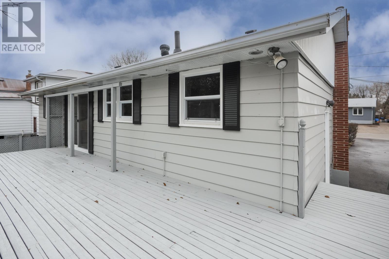 77 Gertrude Ave, Thunder Bay, Ontario  P7A 6V6 - Photo 10 - TB253530