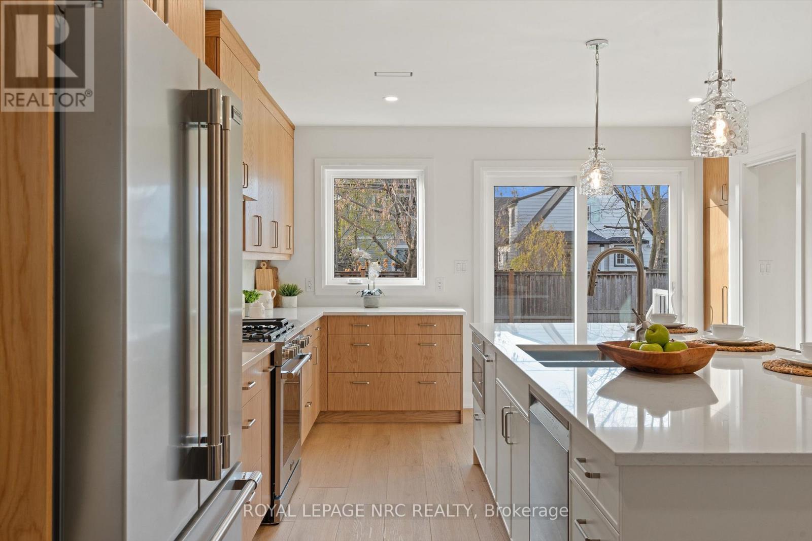 118 Glenwood Drive, St. Catharines, Ontario  L2R 4C7 - Photo 13 - X12576028