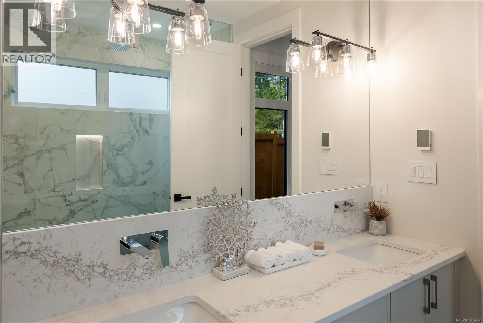 952 Flagstick Rd, Qualicum Beach, British Columbia  V9K 0B9 - Photo 6 - 1020997