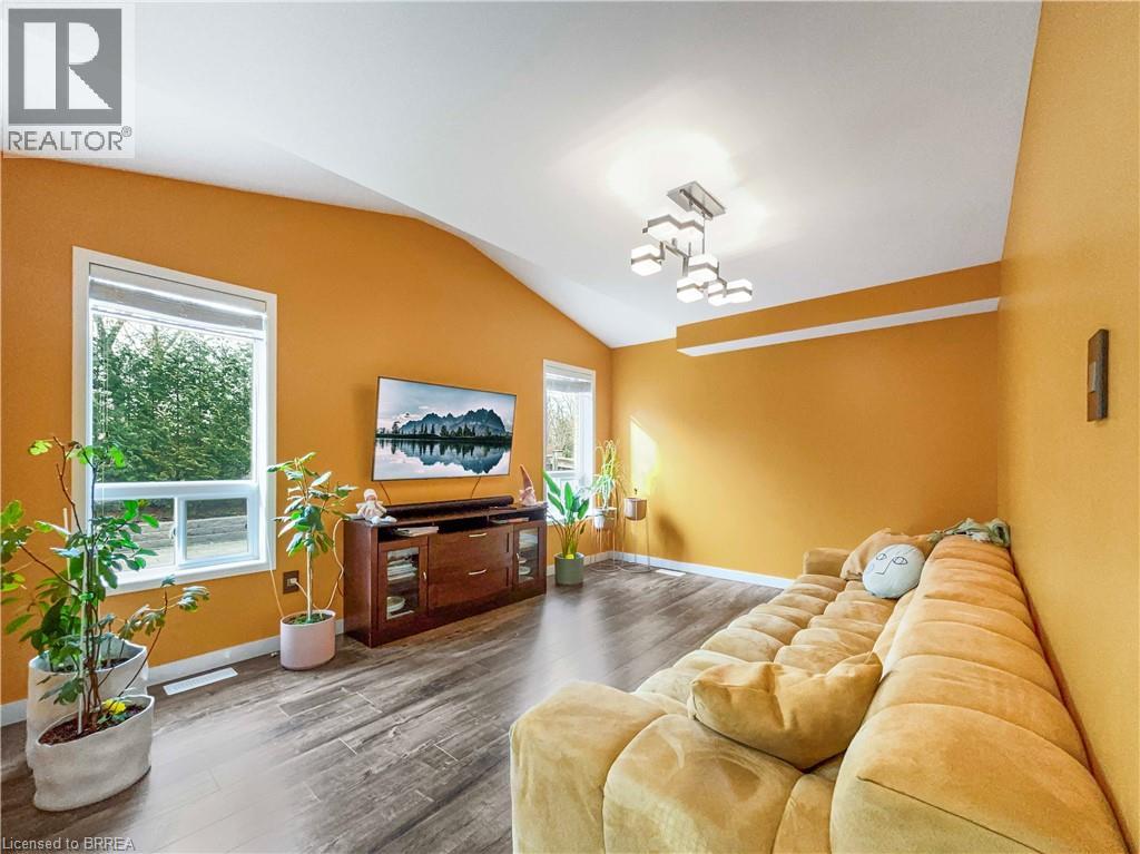 39 Barrett Avenue, Brantford, Ontario  N3S 0B5 - Photo 4 - 40790386