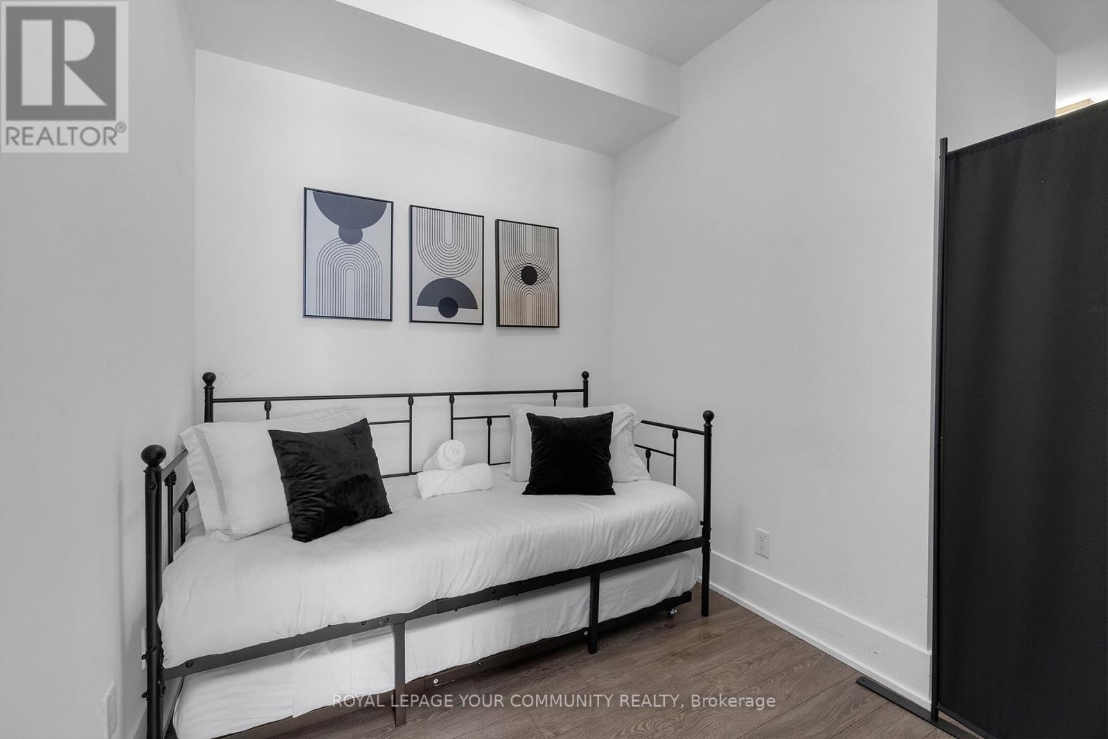 2912 - 300 Front Street, Toronto, Ontario  M5V 0E9 - Photo 21 - C12574904