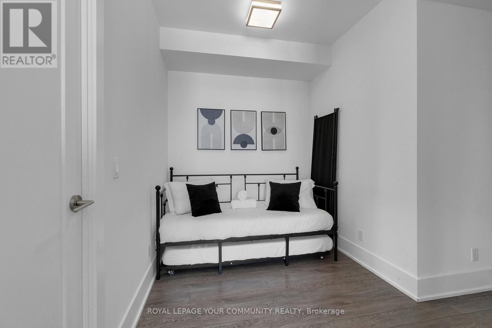 2912 - 300 Front Street, Toronto, Ontario  M5V 0E9 - Photo 18 - C12574904