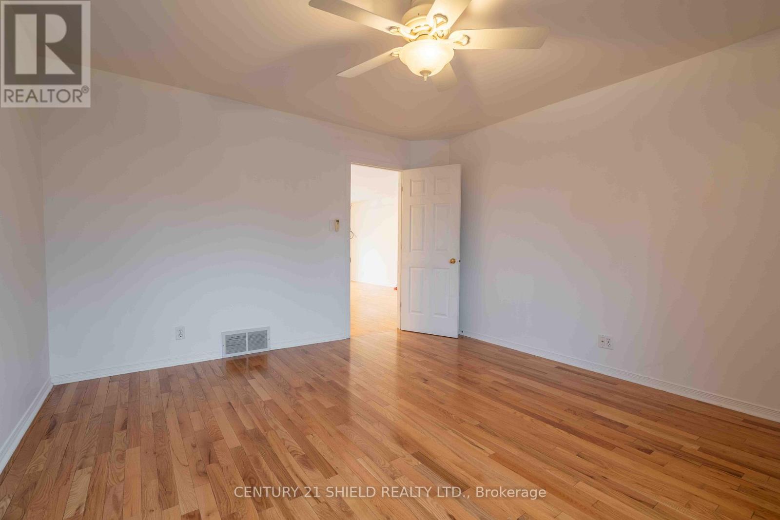 21255 Mcnaughton Court E, South Glengarry, Ontario  K0C 1E0 - Photo 17 - X12492584