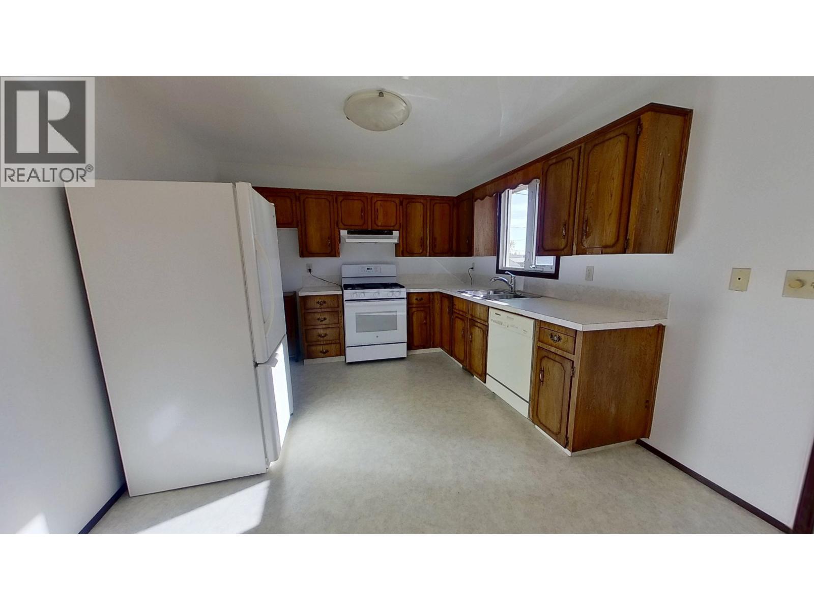 8519 95 Avenue, Fort St. John, British Columbia  V1J 1H3 - Photo 9 - R3069993