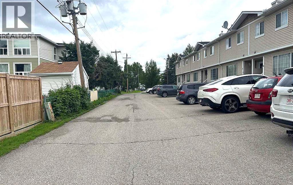 8, 304 Ross Avenue, Cochrane, Alberta  T4C 2J5 - Photo 1 - A2245960