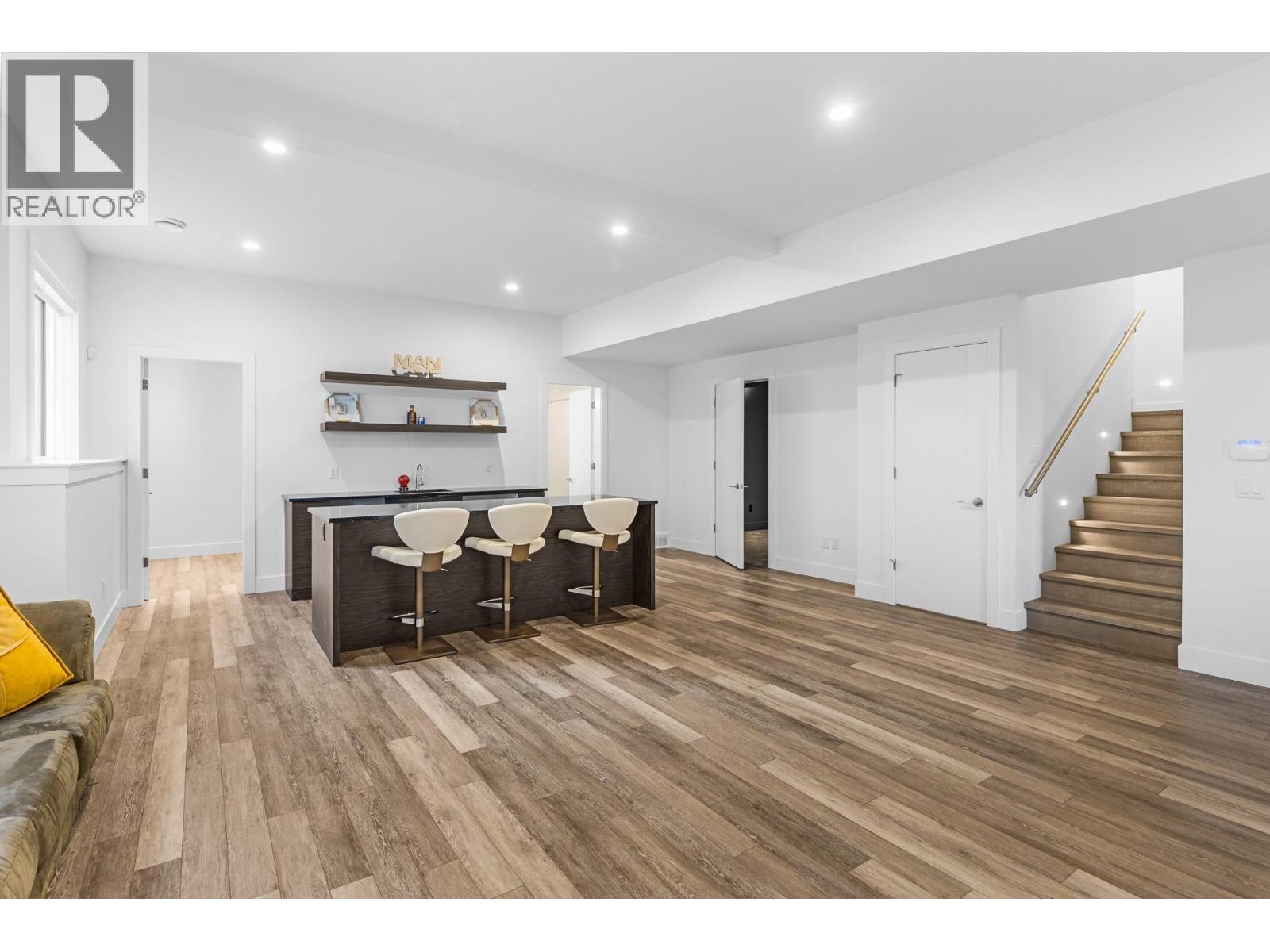 1068 Clarance Avenue, Kelowna, British Columbia  V1W 5M6 - Photo 47 - 10369877