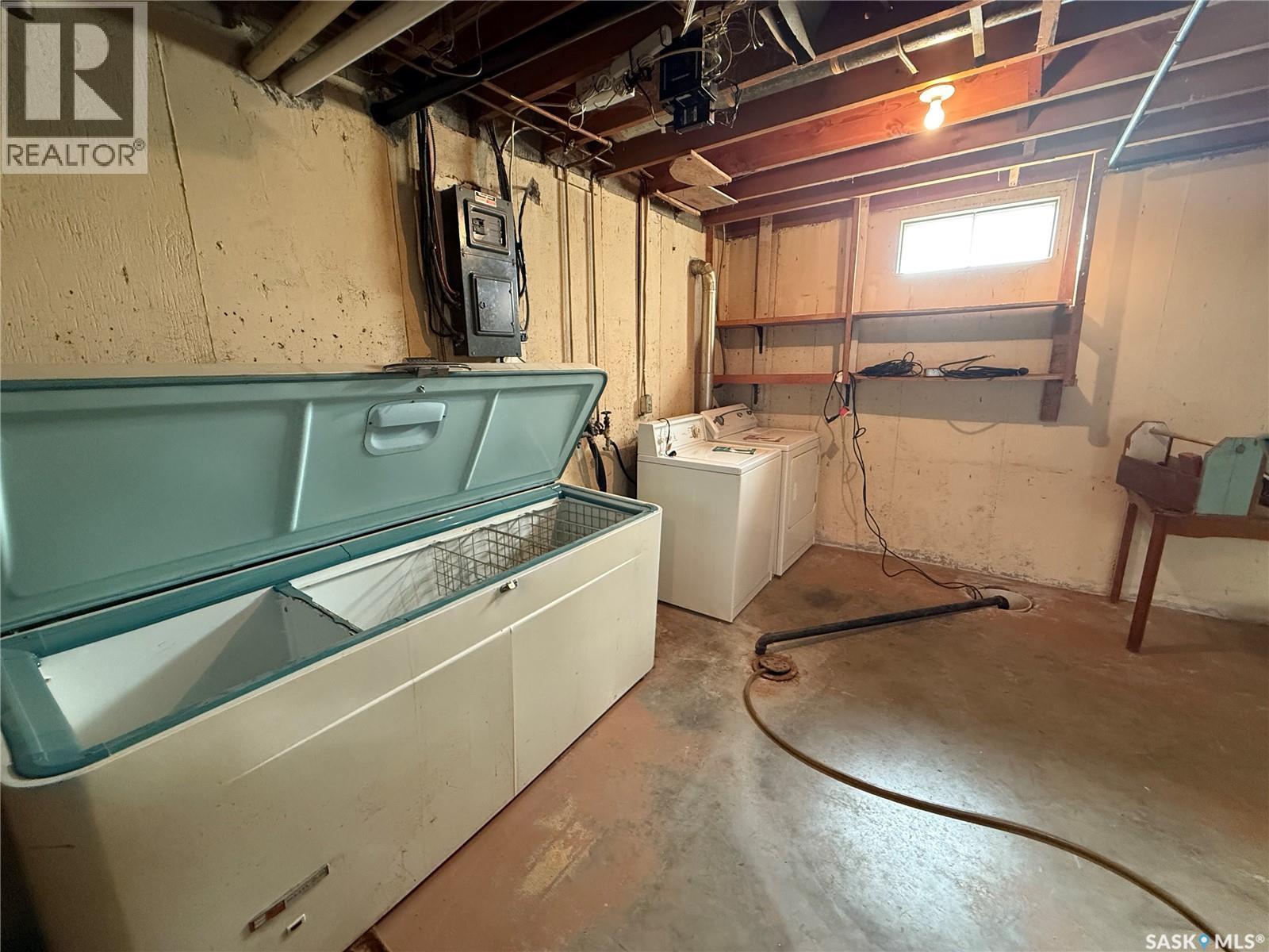 127 Ash Drive, Weyburn, Saskatchewan  S4H 0S3 - Photo 22 - SK024635