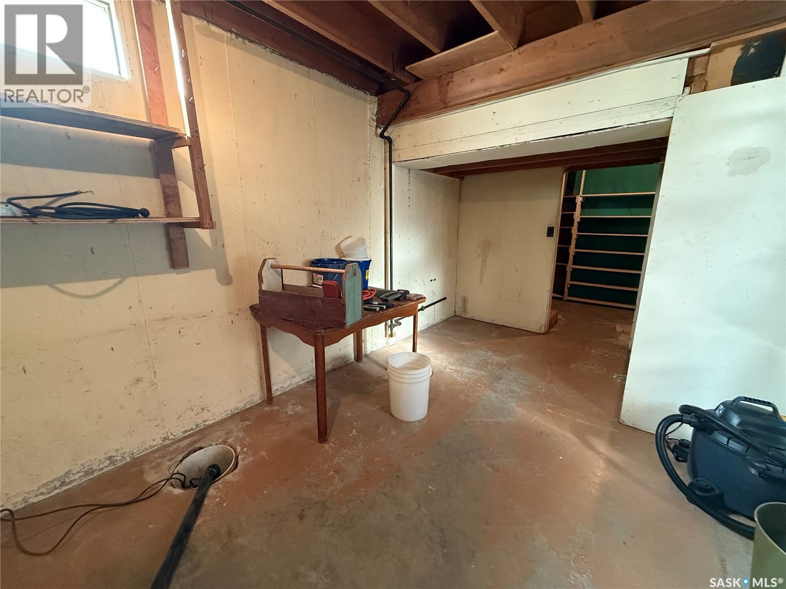 127 Ash Drive, Weyburn, Saskatchewan  S4H 0S3 - Photo 23 - SK024635