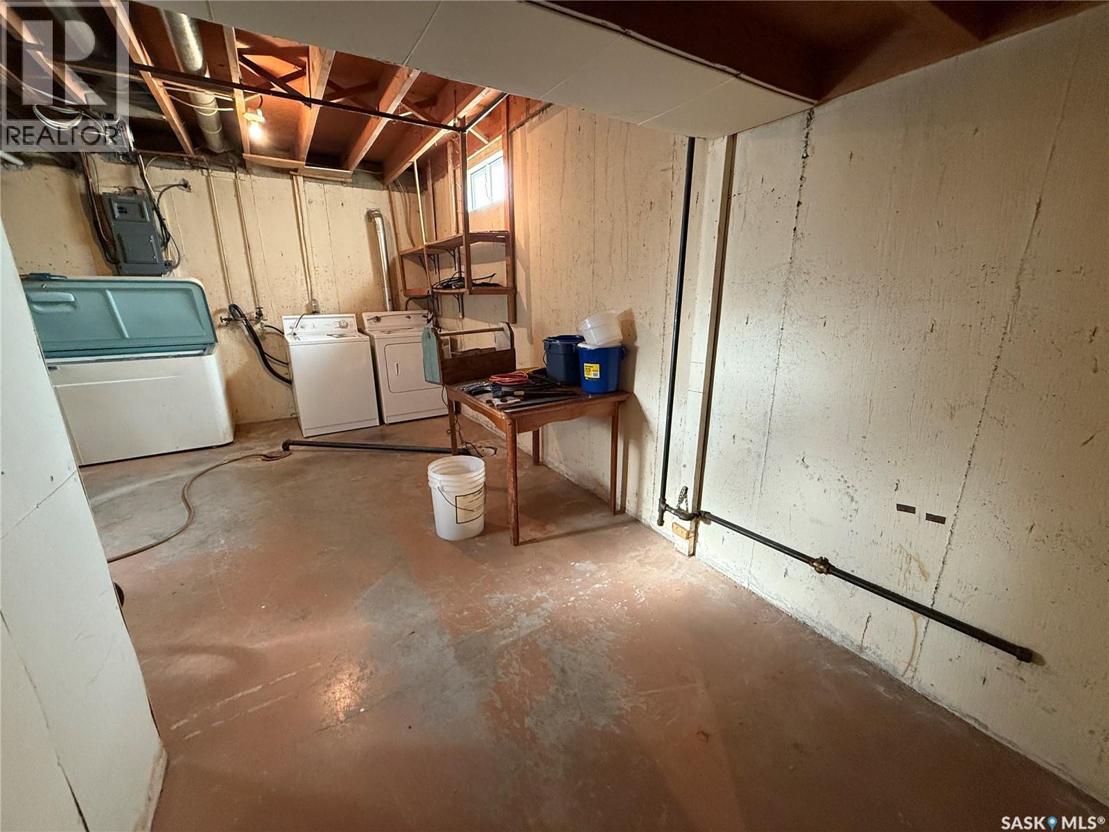 127 Ash Drive, Weyburn, Saskatchewan  S4H 0S3 - Photo 26 - SK024635