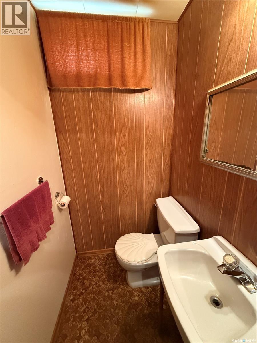 127 Ash Drive, Weyburn, Saskatchewan  S4H 0S3 - Photo 27 - SK024635