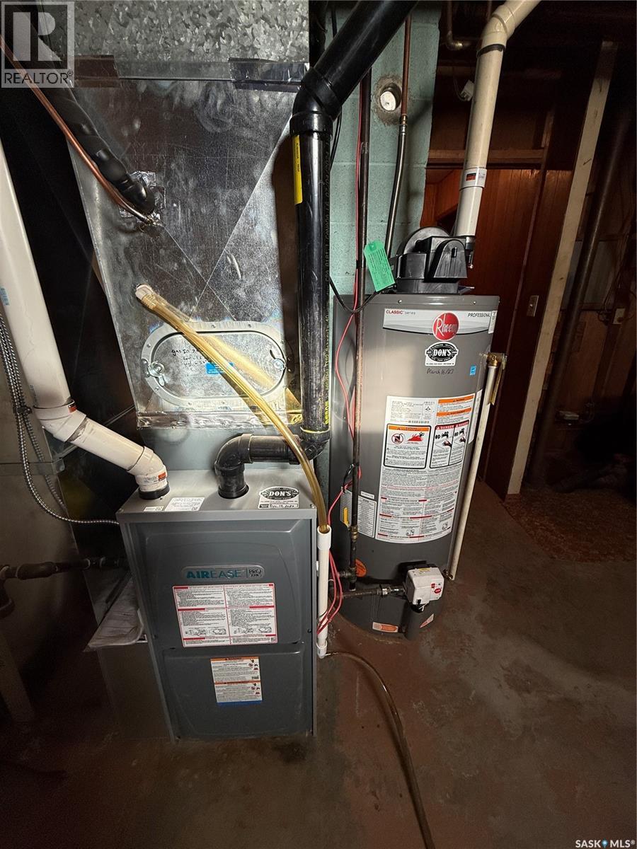 127 Ash Drive, Weyburn, Saskatchewan  S4H 0S3 - Photo 28 - SK024635