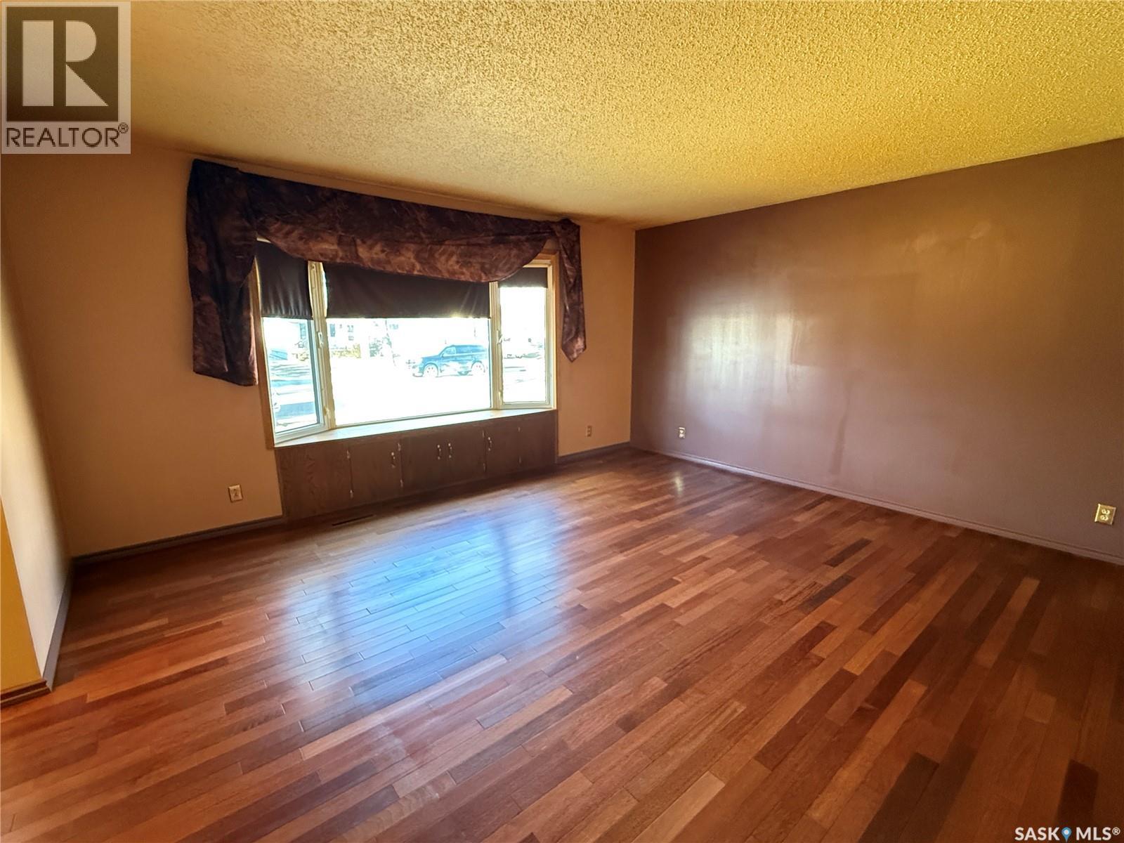 127 Ash Drive, Weyburn, Saskatchewan  S4H 0S3 - Photo 7 - SK024635