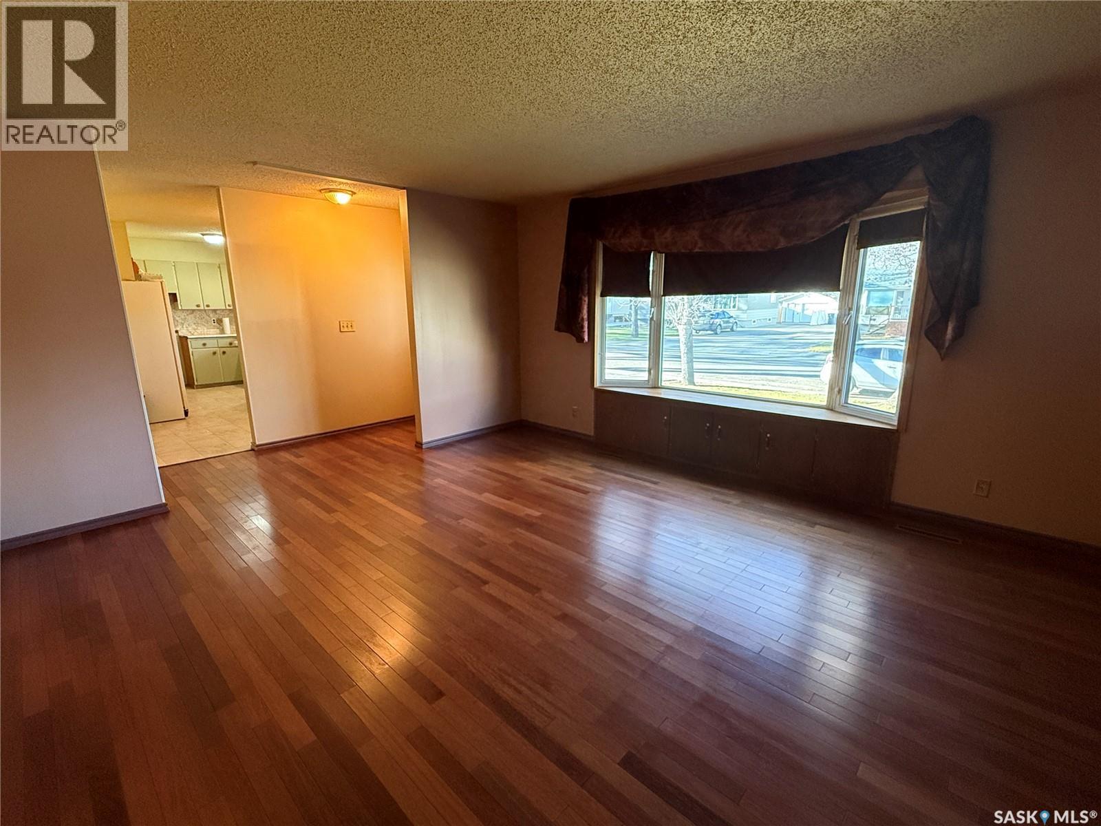 127 Ash Drive, Weyburn, Saskatchewan  S4H 0S3 - Photo 8 - SK024635