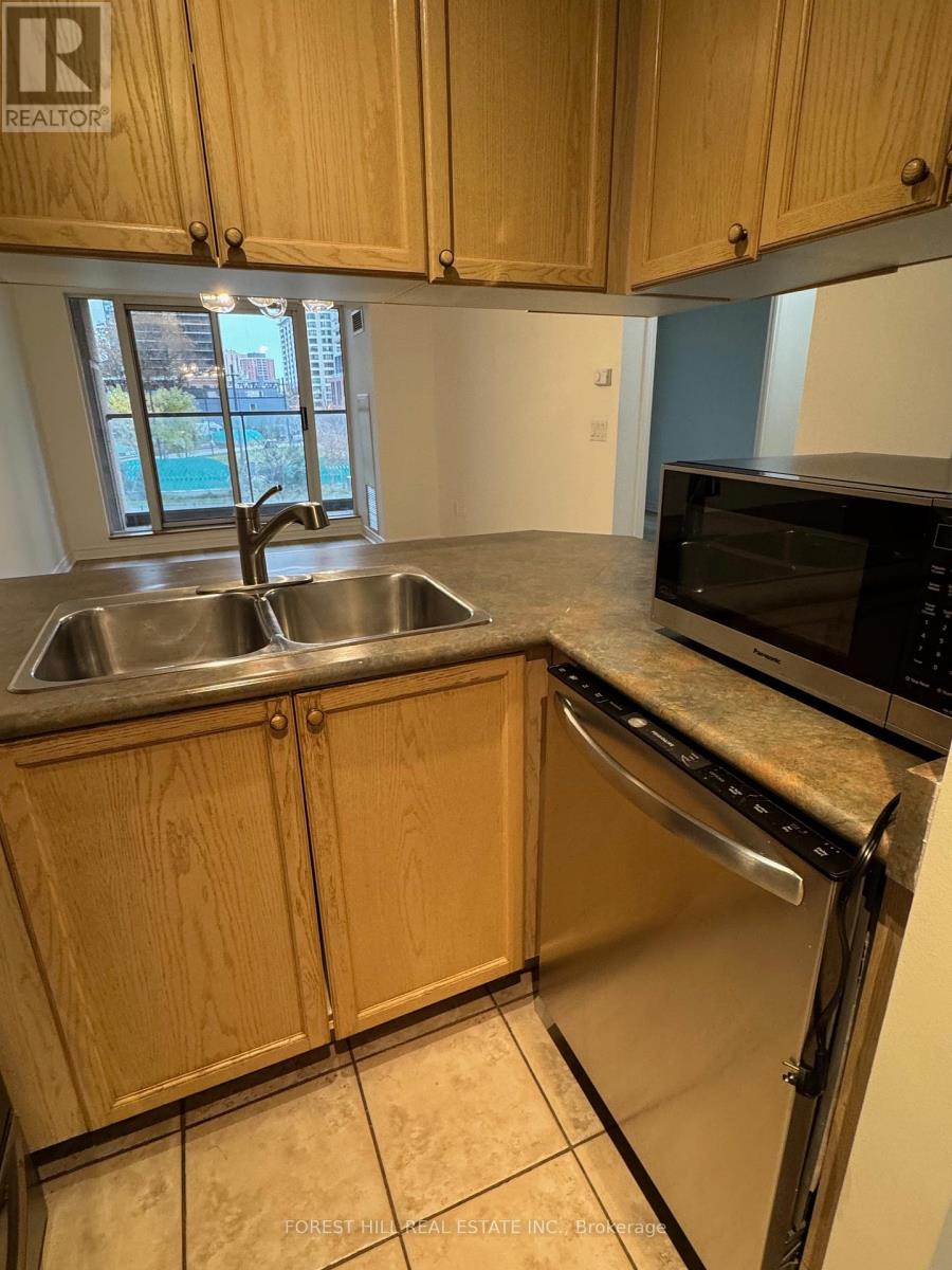 203 - 909 Bay Street, Toronto, Ontario  M5S 3G2 - Photo 12 - C12575948