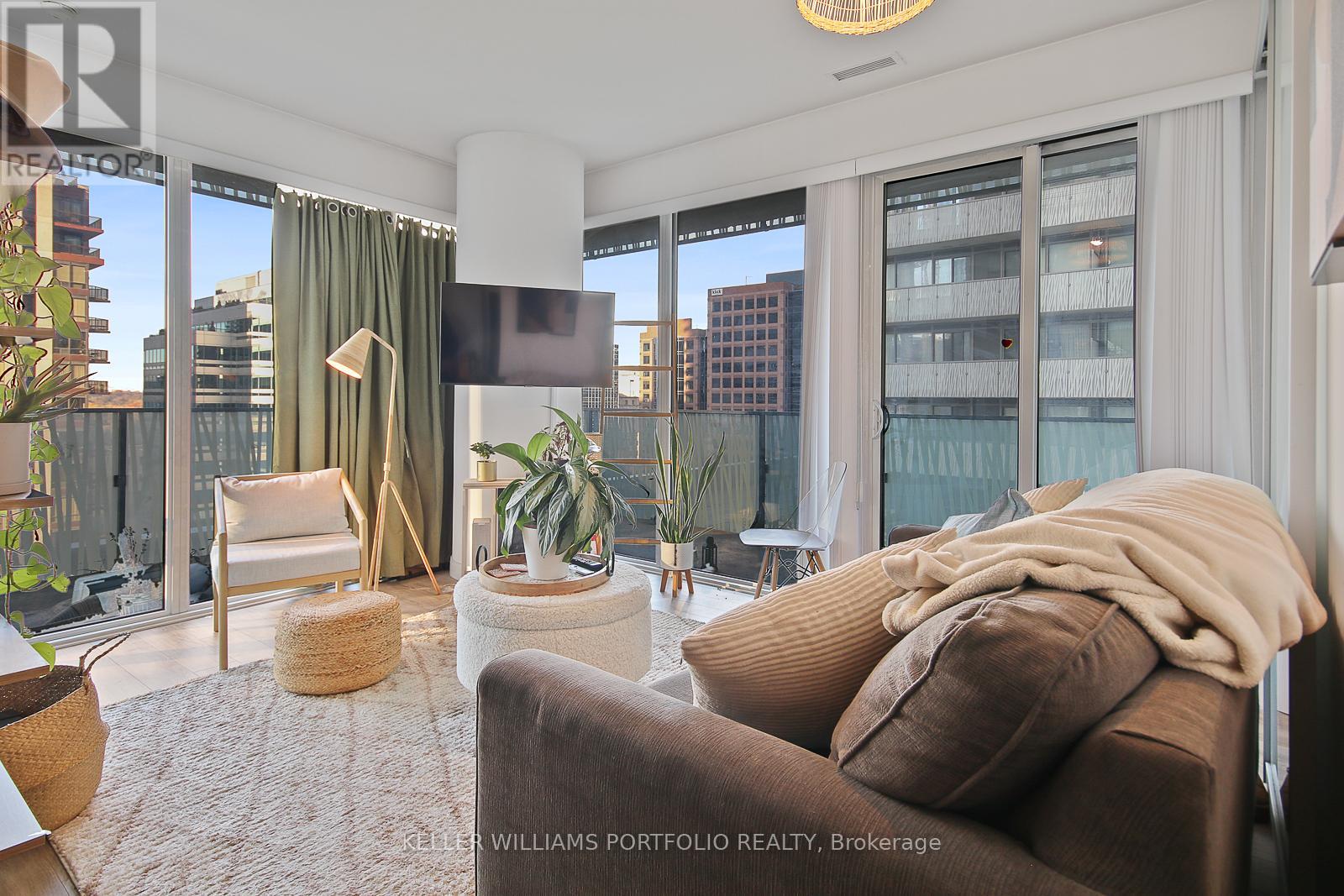 1409 - 42 Charles Street E, Toronto, Ontario  M4Y 0B7 - Photo 9 - C12575956