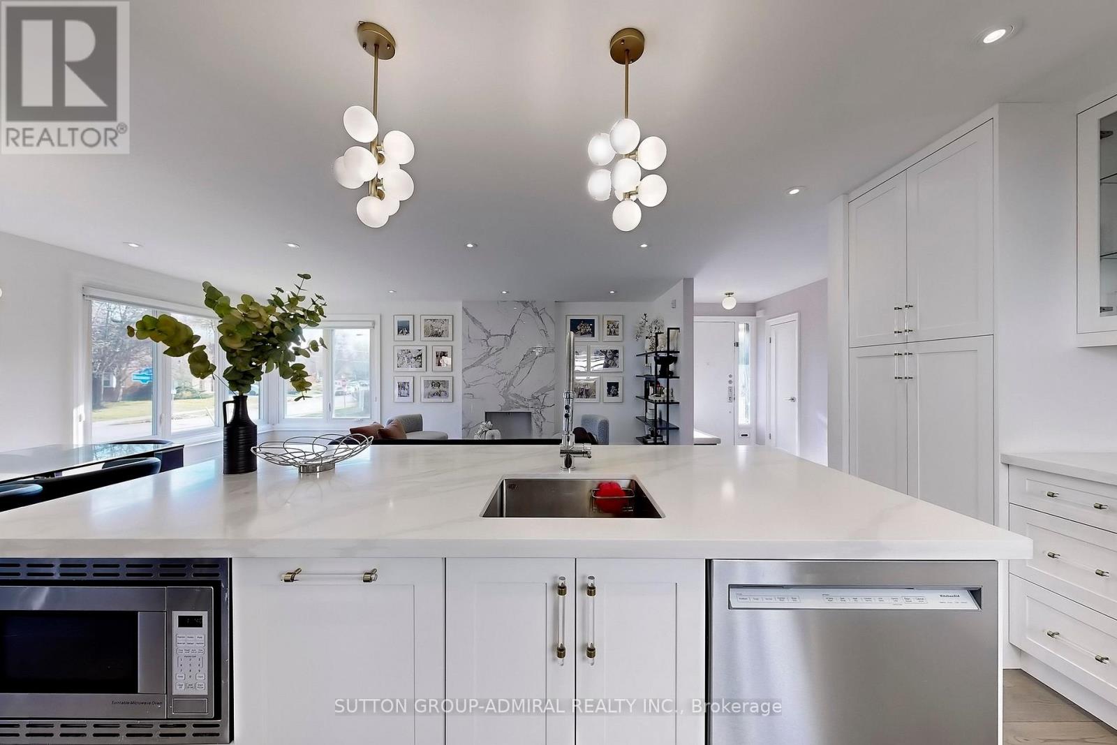 66 Brucewood Crescent, Toronto, Ontario  M6A 2G8 - Photo 11 - C12575966