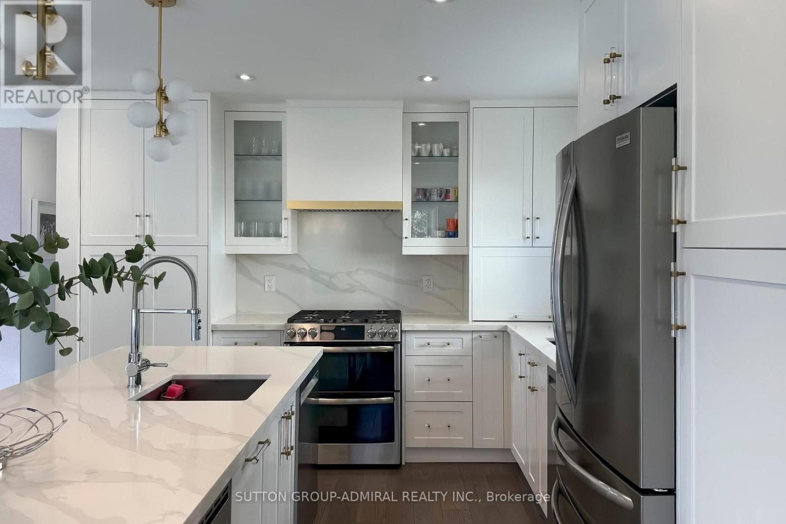 66 Brucewood Crescent, Toronto, Ontario  M6A 2G8 - Photo 14 - C12575966