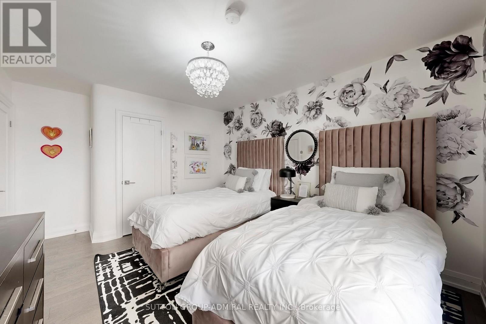 66 Brucewood Crescent, Toronto, Ontario  M6A 2G8 - Photo 22 - C12575966