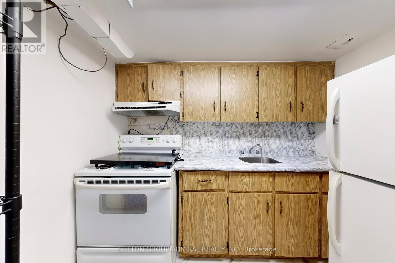 66 Brucewood Crescent, Toronto, Ontario  M6A 2G8 - Photo 32 - C12575966