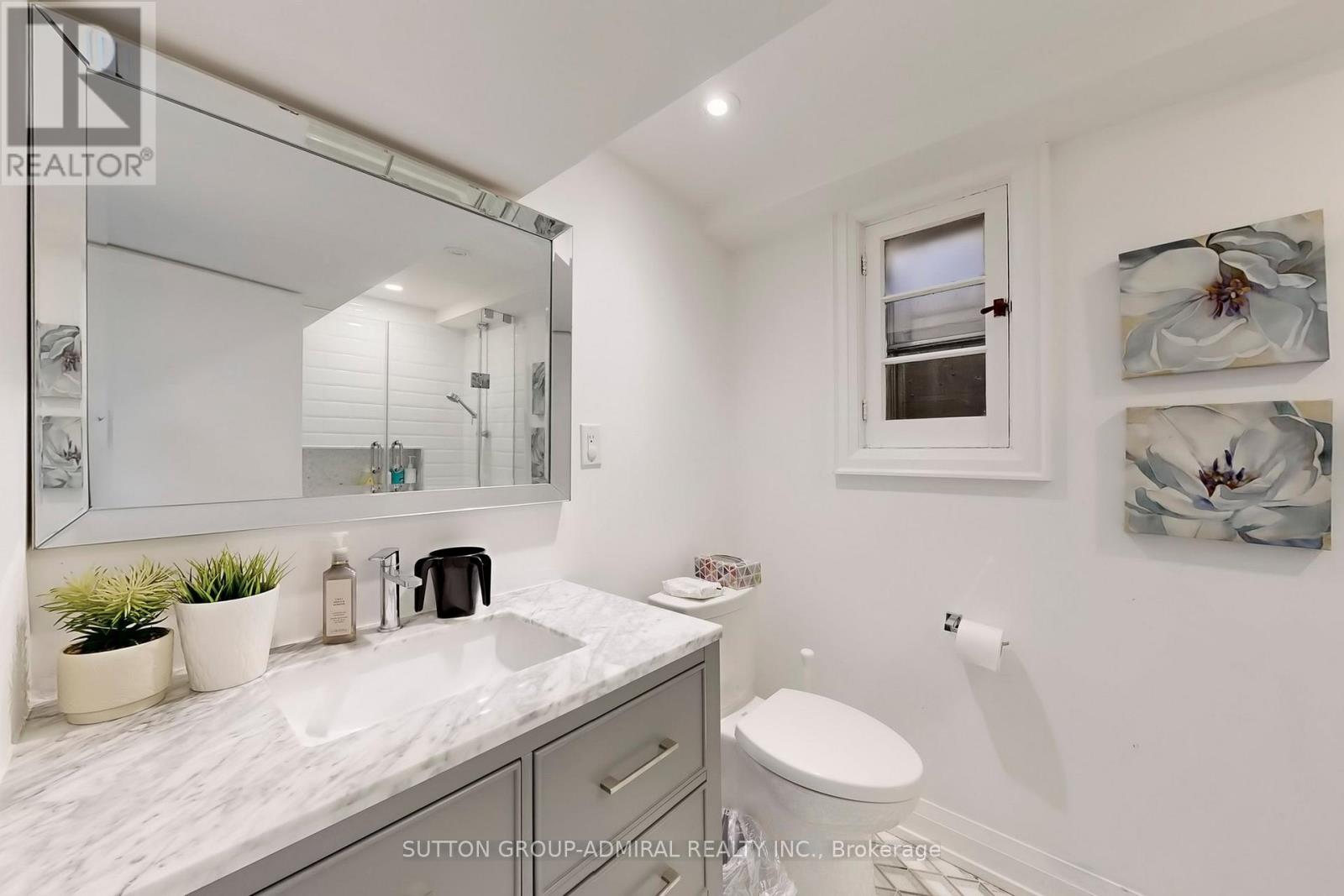 66 Brucewood Crescent, Toronto, Ontario  M6A 2G8 - Photo 35 - C12575966