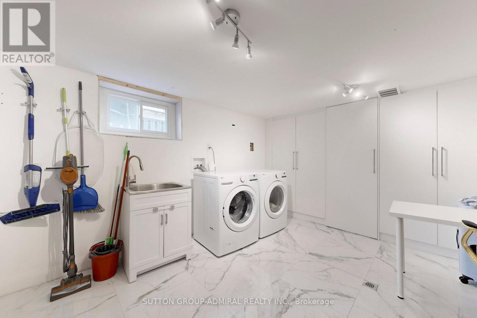 66 Brucewood Crescent, Toronto, Ontario  M6A 2G8 - Photo 37 - C12575966