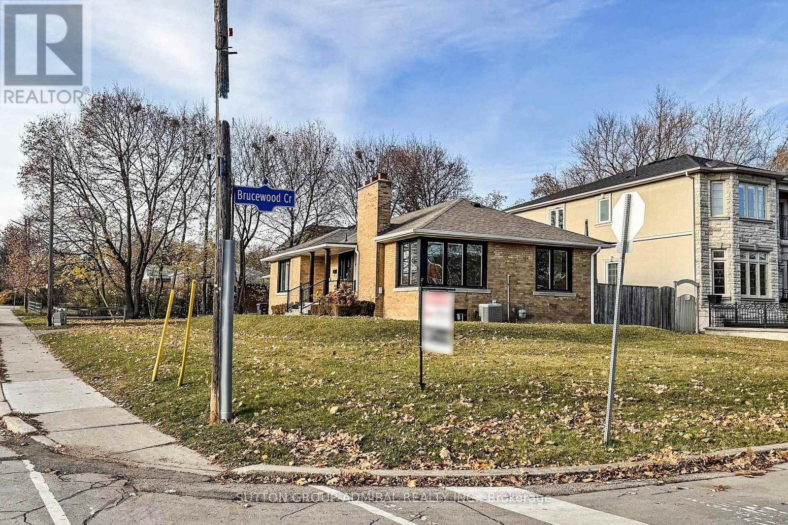 66 Brucewood Crescent, Toronto, Ontario  M6A 2G8 - Photo 40 - C12575966