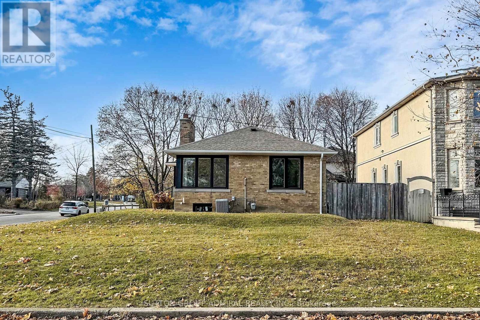 66 Brucewood Crescent, Toronto, Ontario  M6A 2G8 - Photo 41 - C12575966