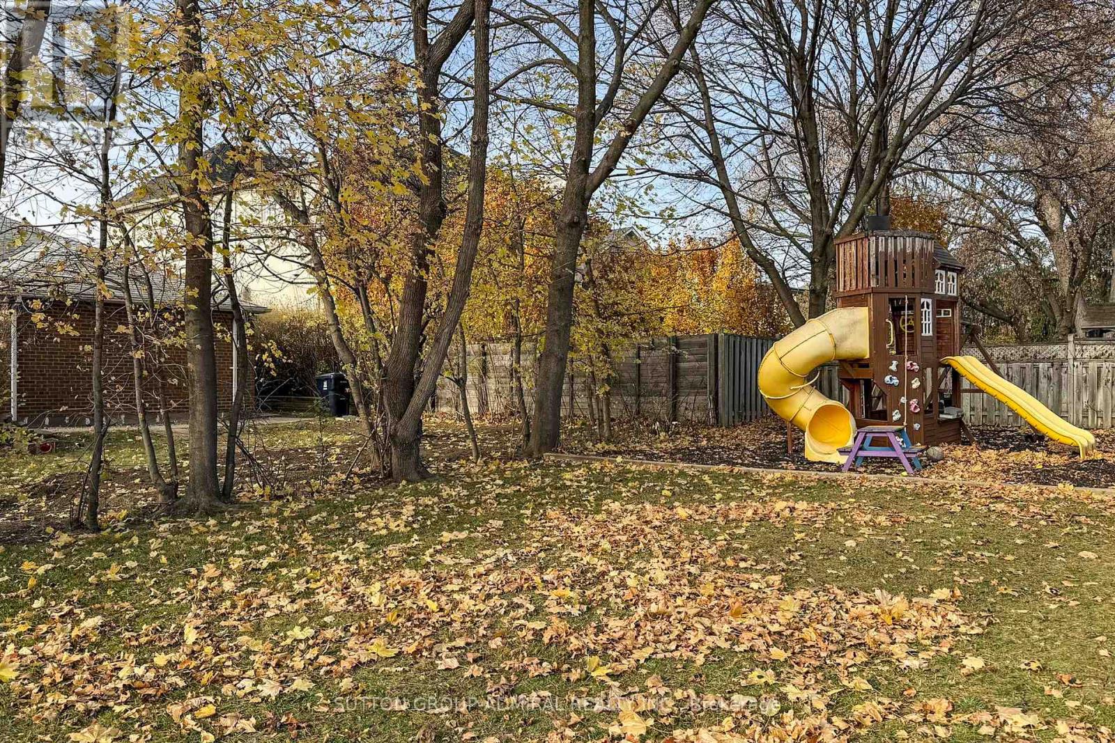 66 Brucewood Crescent, Toronto, Ontario  M6A 2G8 - Photo 43 - C12575966