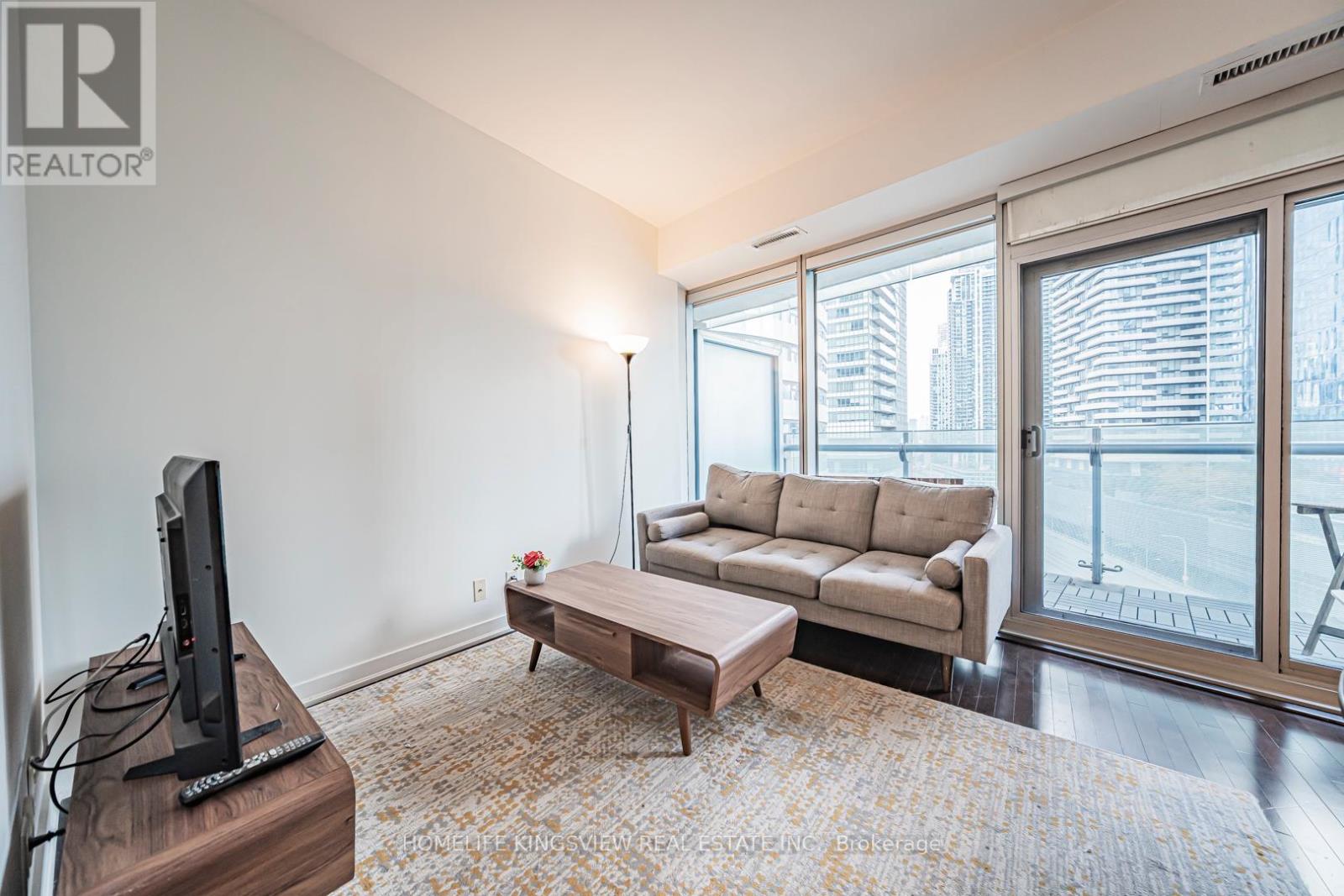 1001 - 12 York Street, Toronto, Ontario  M5J 0A9 - Photo 16 - C12575982