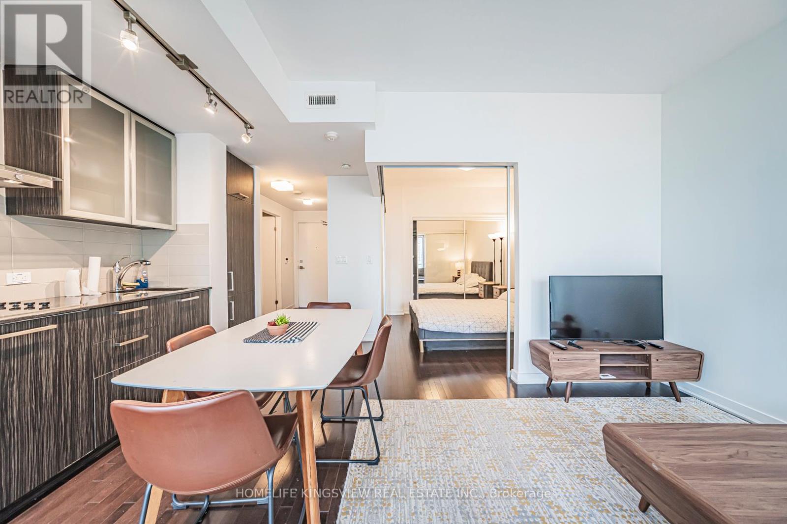 1001 - 12 York Street, Toronto, Ontario  M5J 0A9 - Photo 18 - C12575982