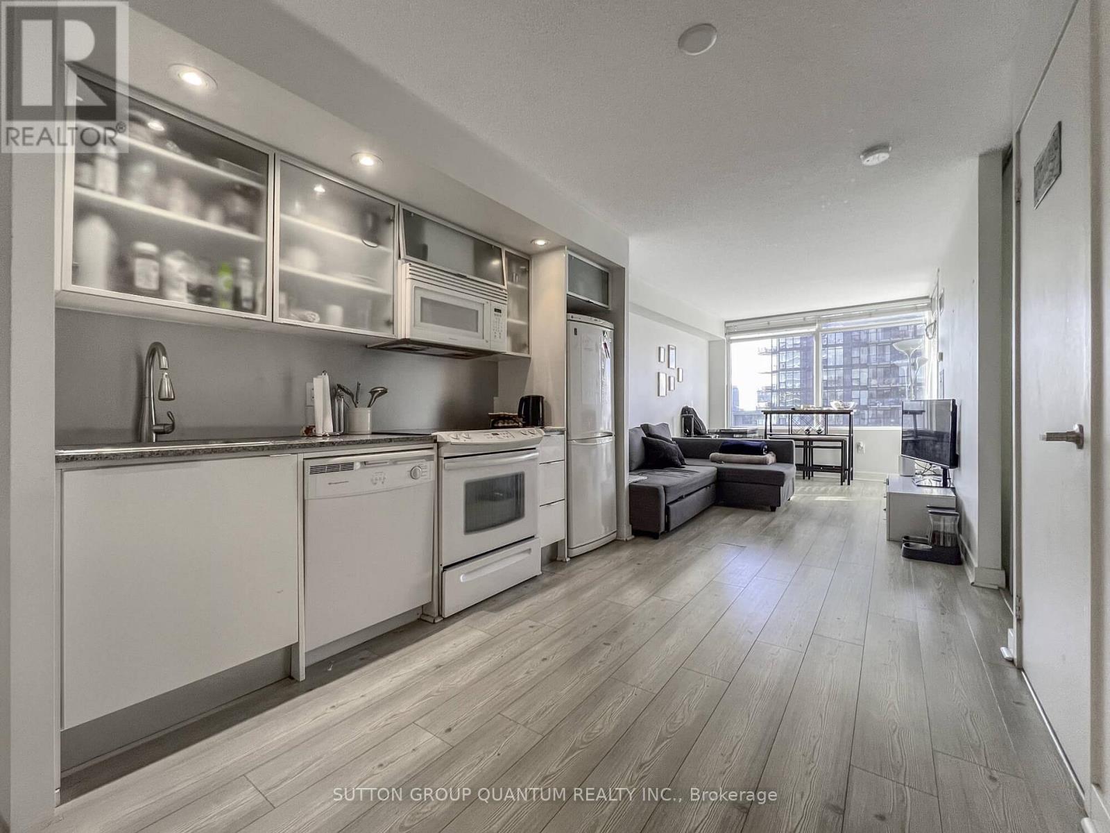 2611 - 25 Telegram Mews, Toronto, Ontario  M5V 3Z1 - Photo 2 - C12575996