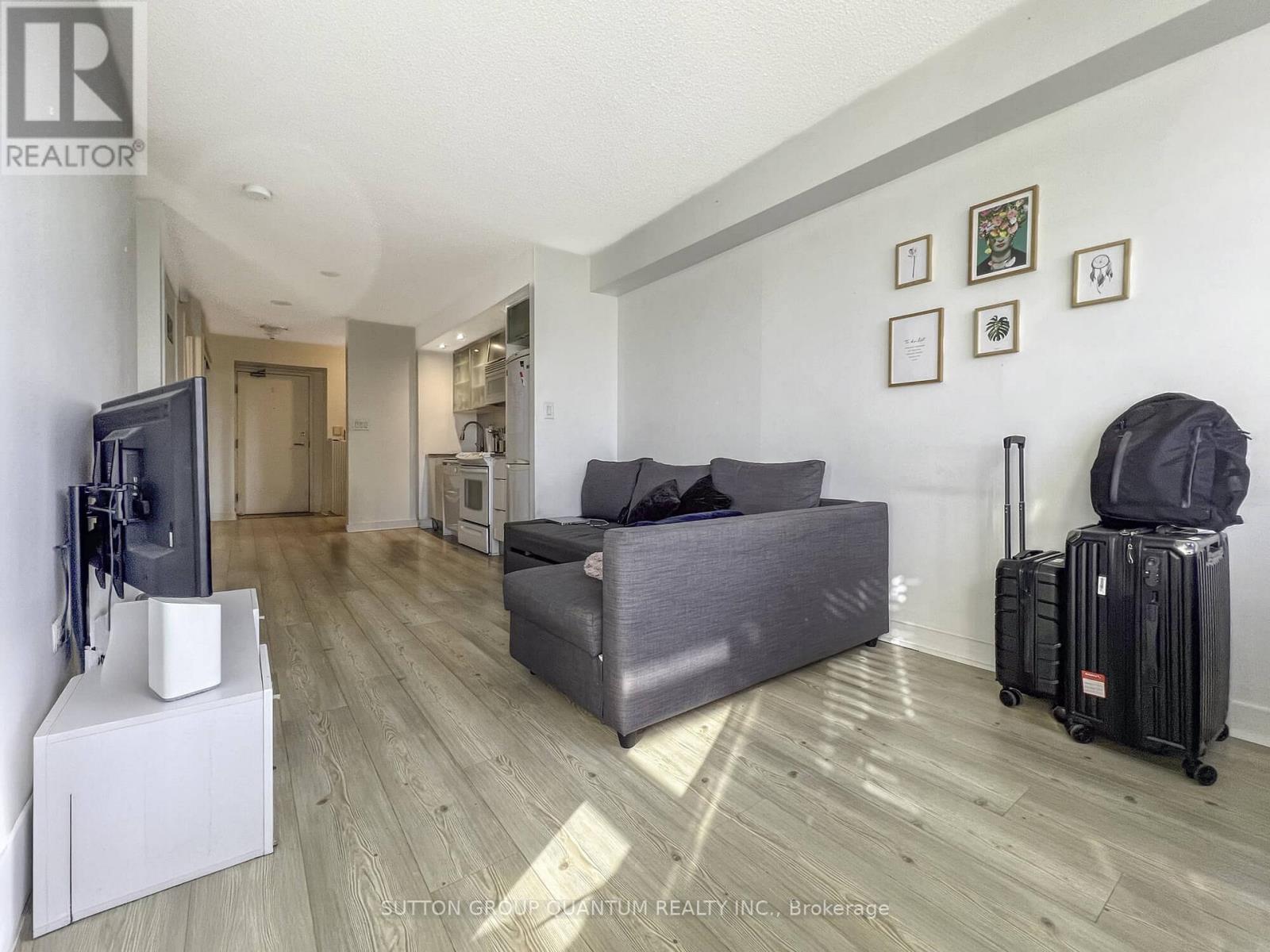 2611 - 25 Telegram Mews, Toronto, Ontario  M5V 3Z1 - Photo 3 - C12575996