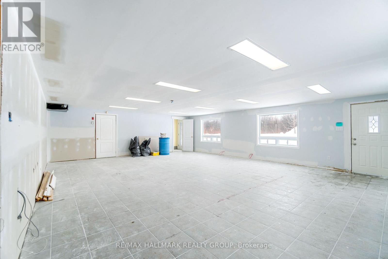 21899 Old Highway 2 Highway, South Glengarry, Ontario  K0C 1E0 - Photo 23 - X12440878