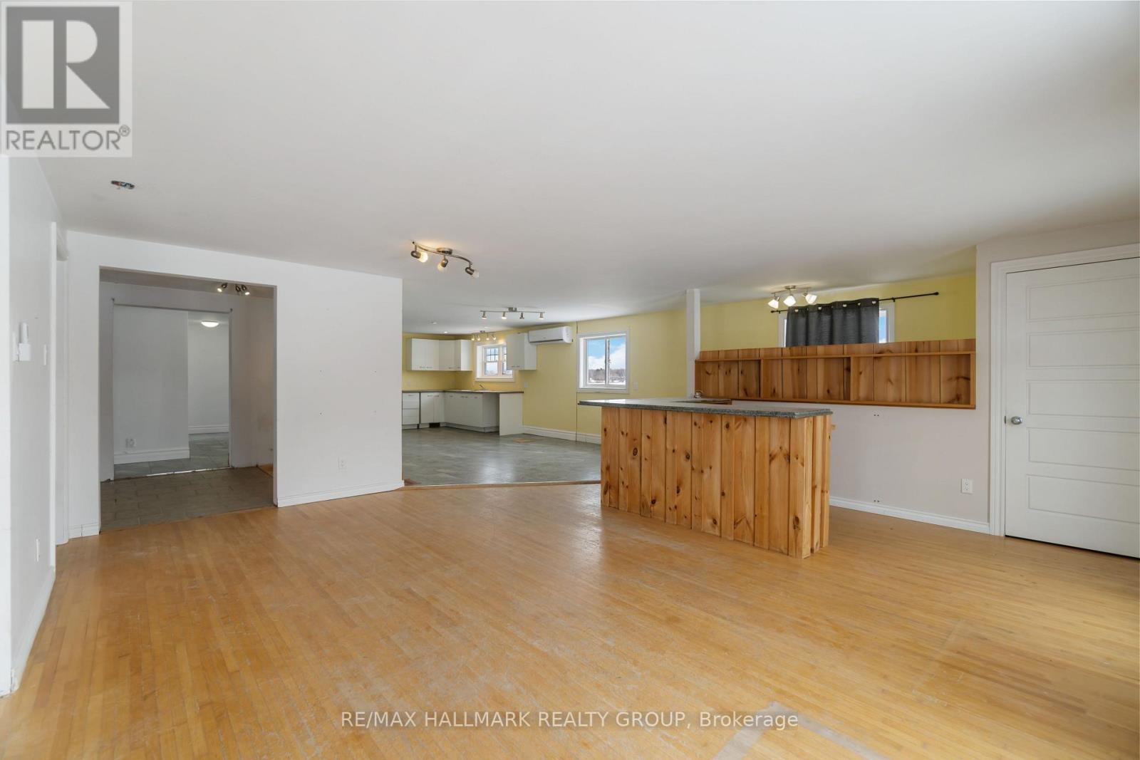 21899 Old Highway 2 Highway, South Glengarry, Ontario  K0C 1E0 - Photo 28 - X12440878