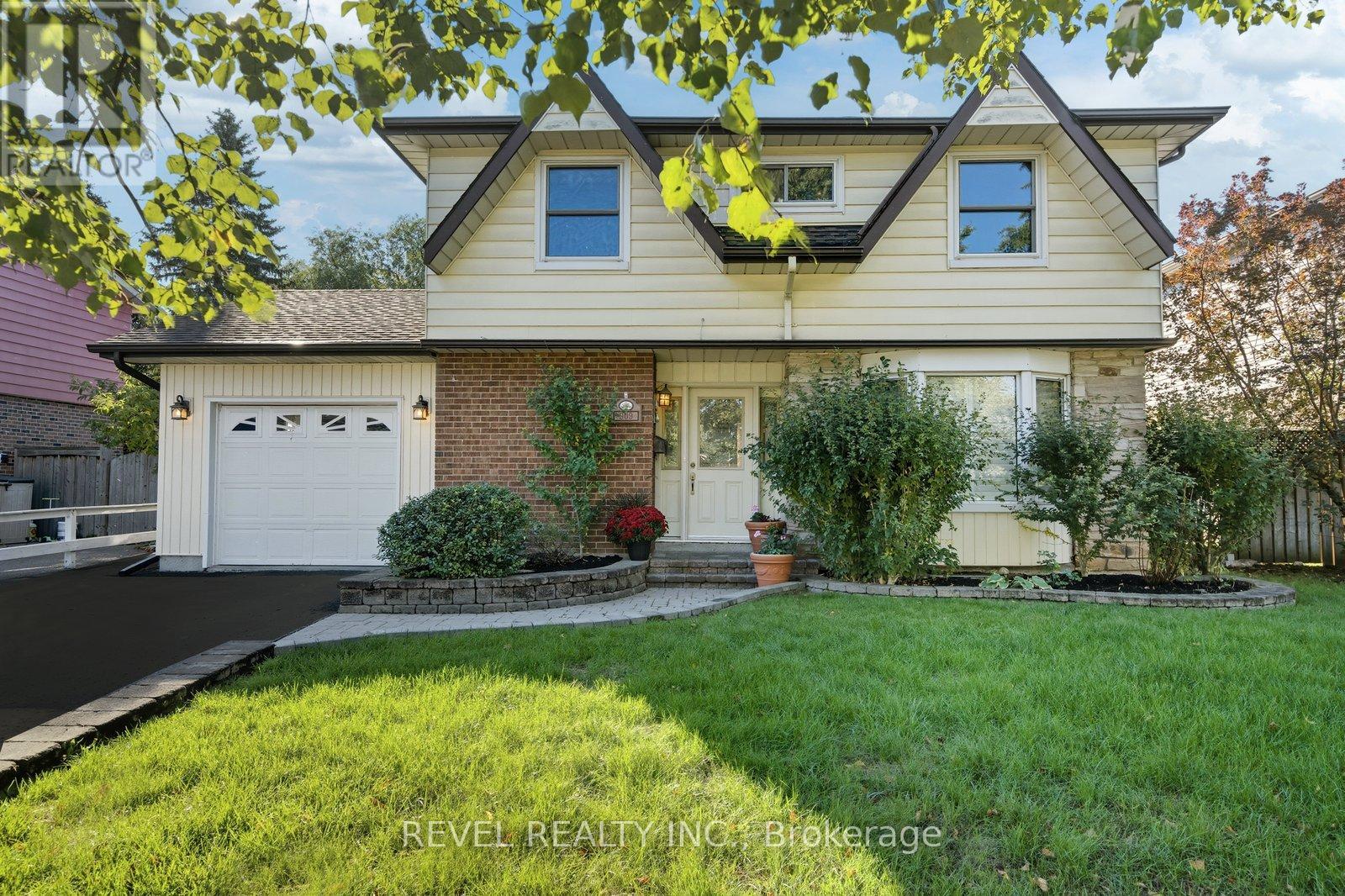 909 Harding Street, Whitby, Ontario L1N 1Y6 - Photo 2 - E12576248