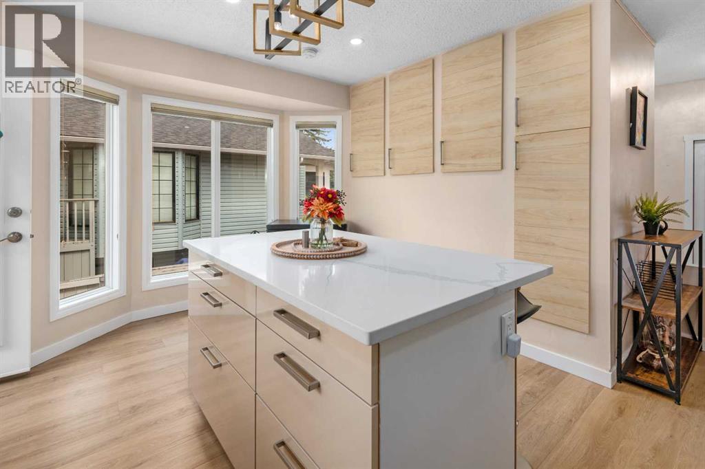 212 Woodbine Boulevard Sw, Calgary, Alberta  T2W 4K5 - Photo 19 - A2255159