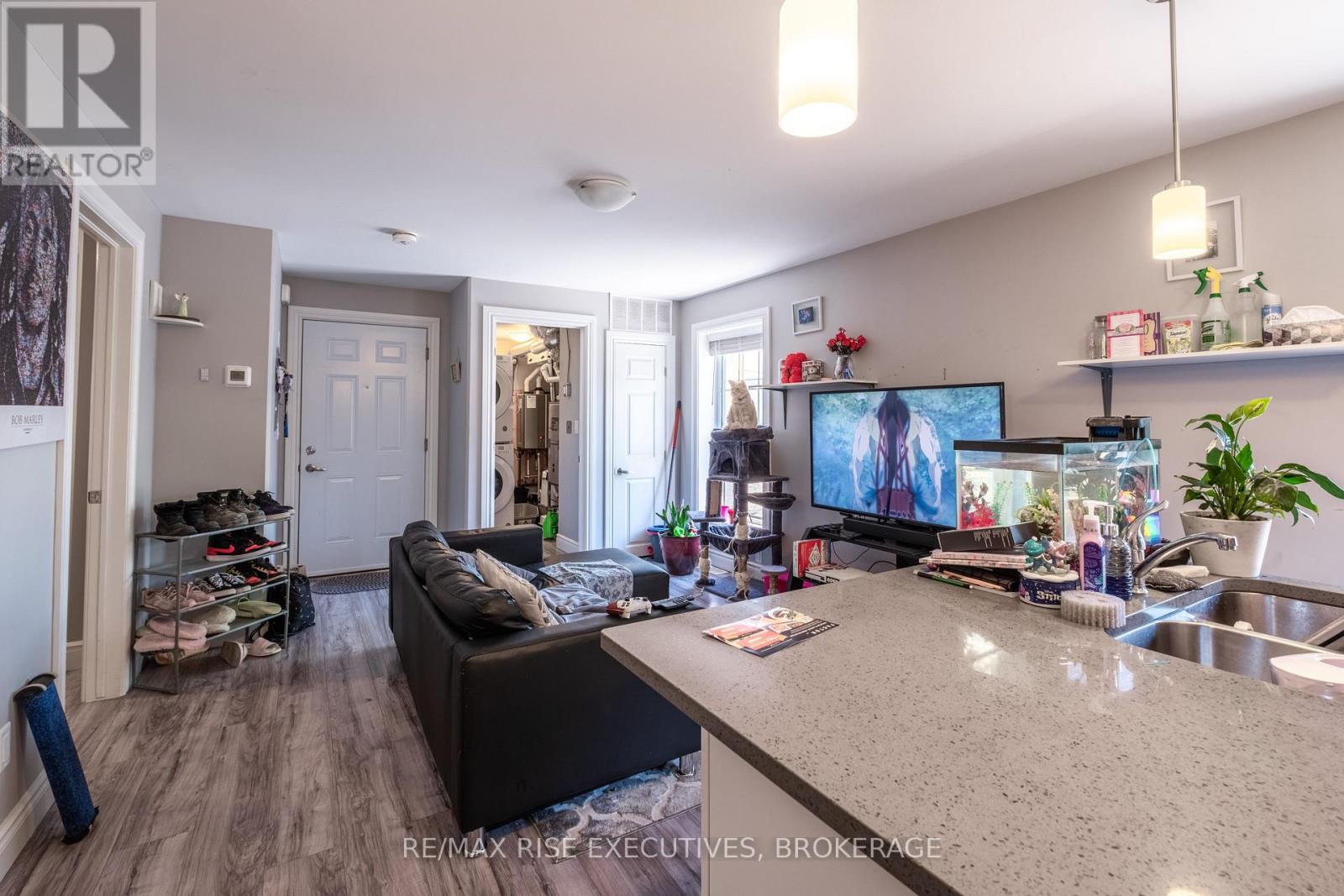 120 Yonge Street, Kingston, Ontario  K7M 1E0 - Photo 30 - X12576072