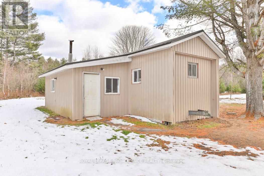 139 Glastonbury Road, Addington Highlands, Ontario  K0H 2G0 - Photo 3 - X12576056