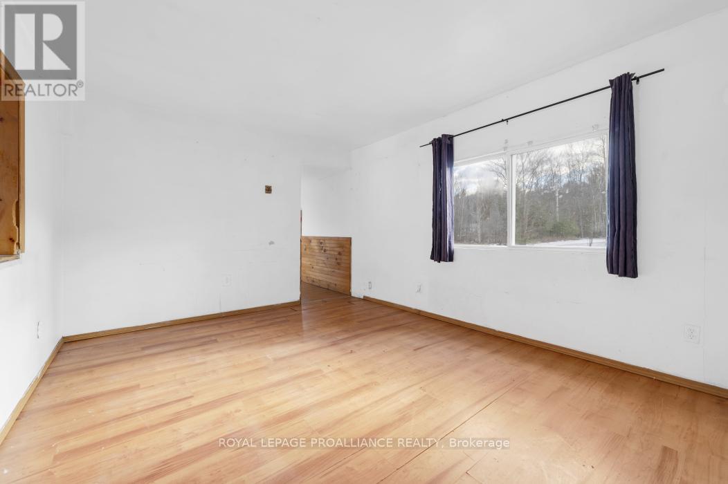 139 Glastonbury Road, Addington Highlands, Ontario  K0H 2G0 - Photo 4 - X12576056