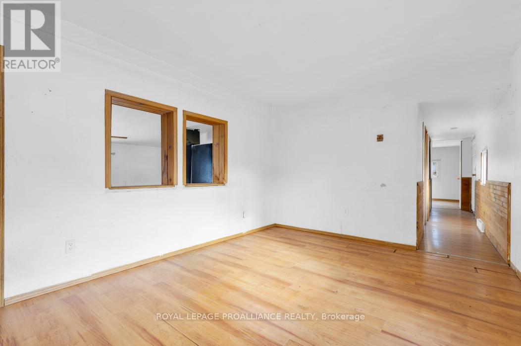 139 Glastonbury Road, Addington Highlands, Ontario  K0H 2G0 - Photo 5 - X12576056