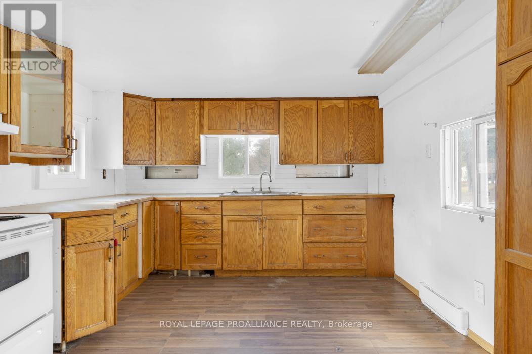 139 Glastonbury Road, Addington Highlands, Ontario  K0H 2G0 - Photo 8 - X12576056