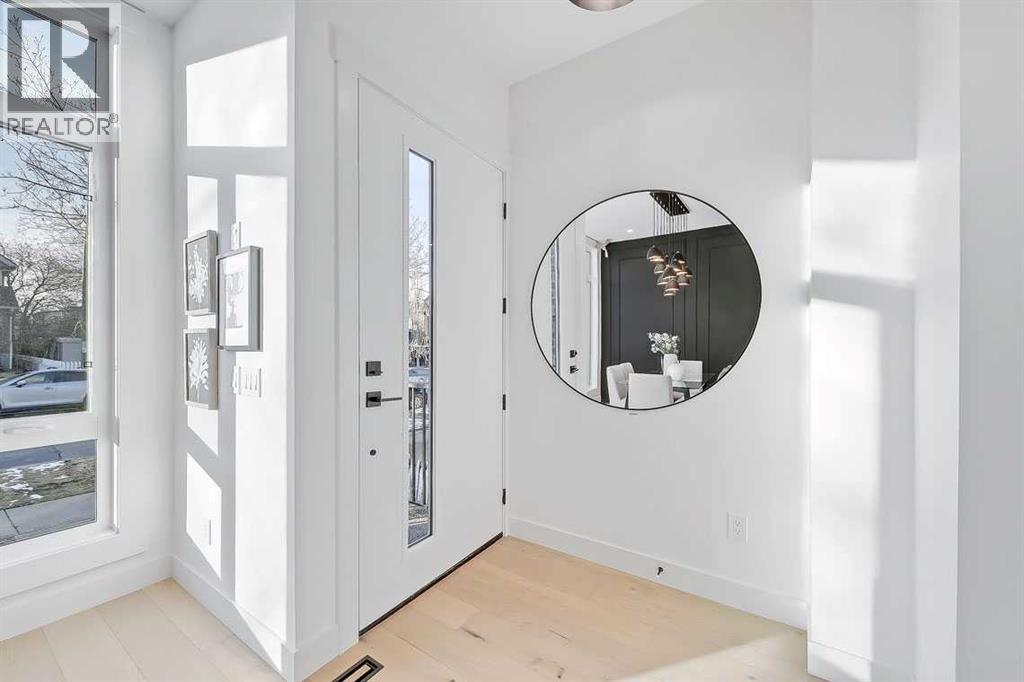 220 11 Street Ne, Calgary, Alberta  T2E 4N4 - Photo 2 - A2269220